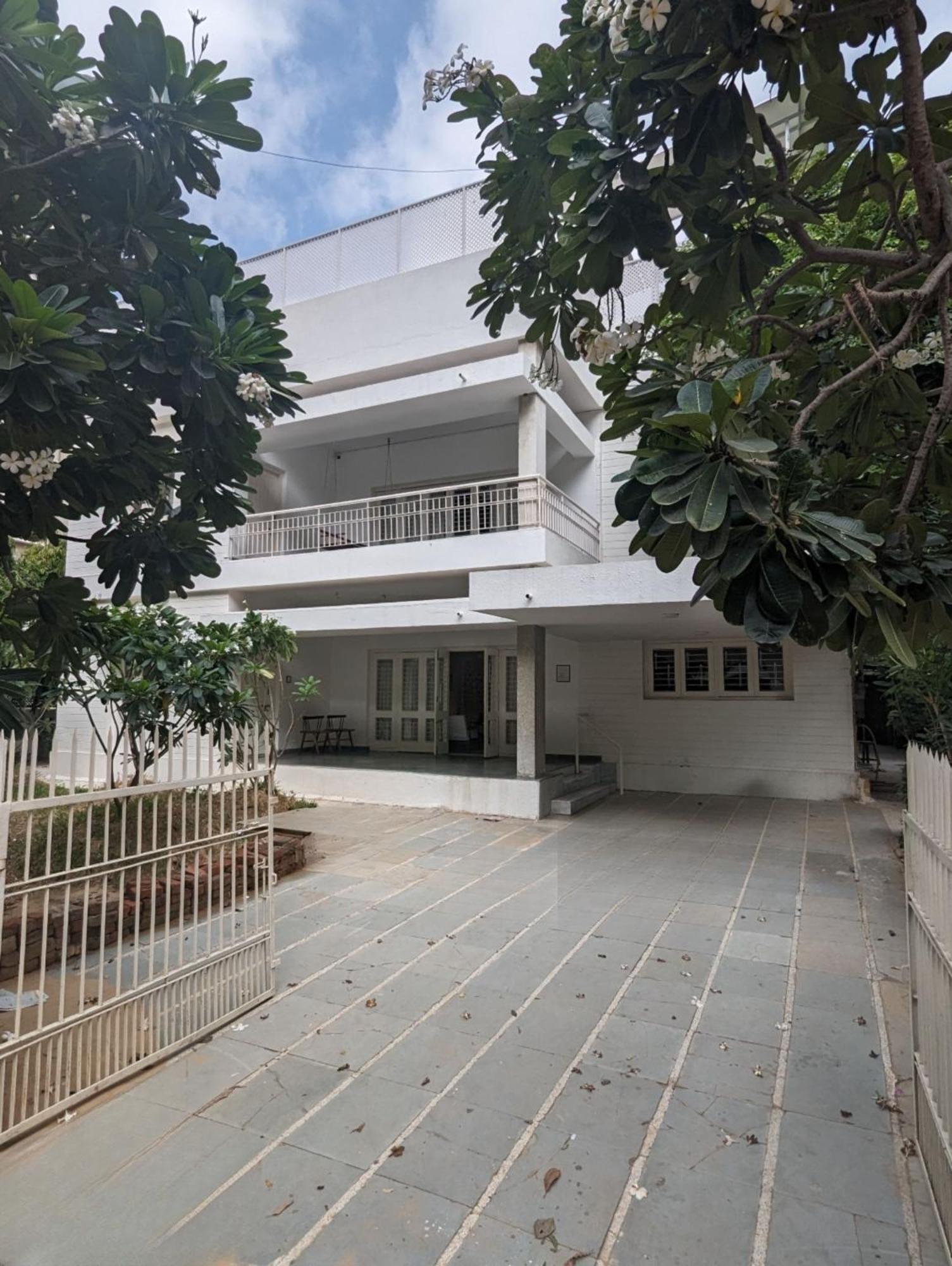 Fouzdar House By Luxunlock Private Villas Ahmedabad Eksteriør bilde